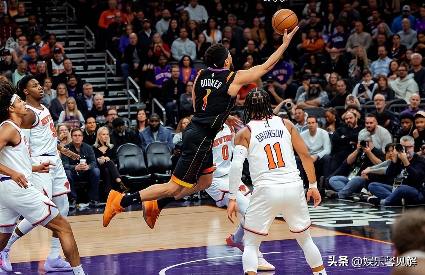 开云电竞官网 -包含CBA常规赛今晚再迎强敌，菲尼克斯太阳篮板制胜，主帅态度——引发热议，更衣室氛围转暖的词条