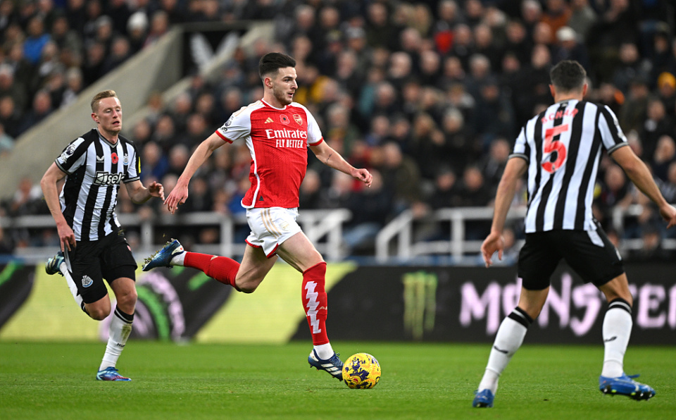 开云电竞官网 -巴萨50科莫全场集锦